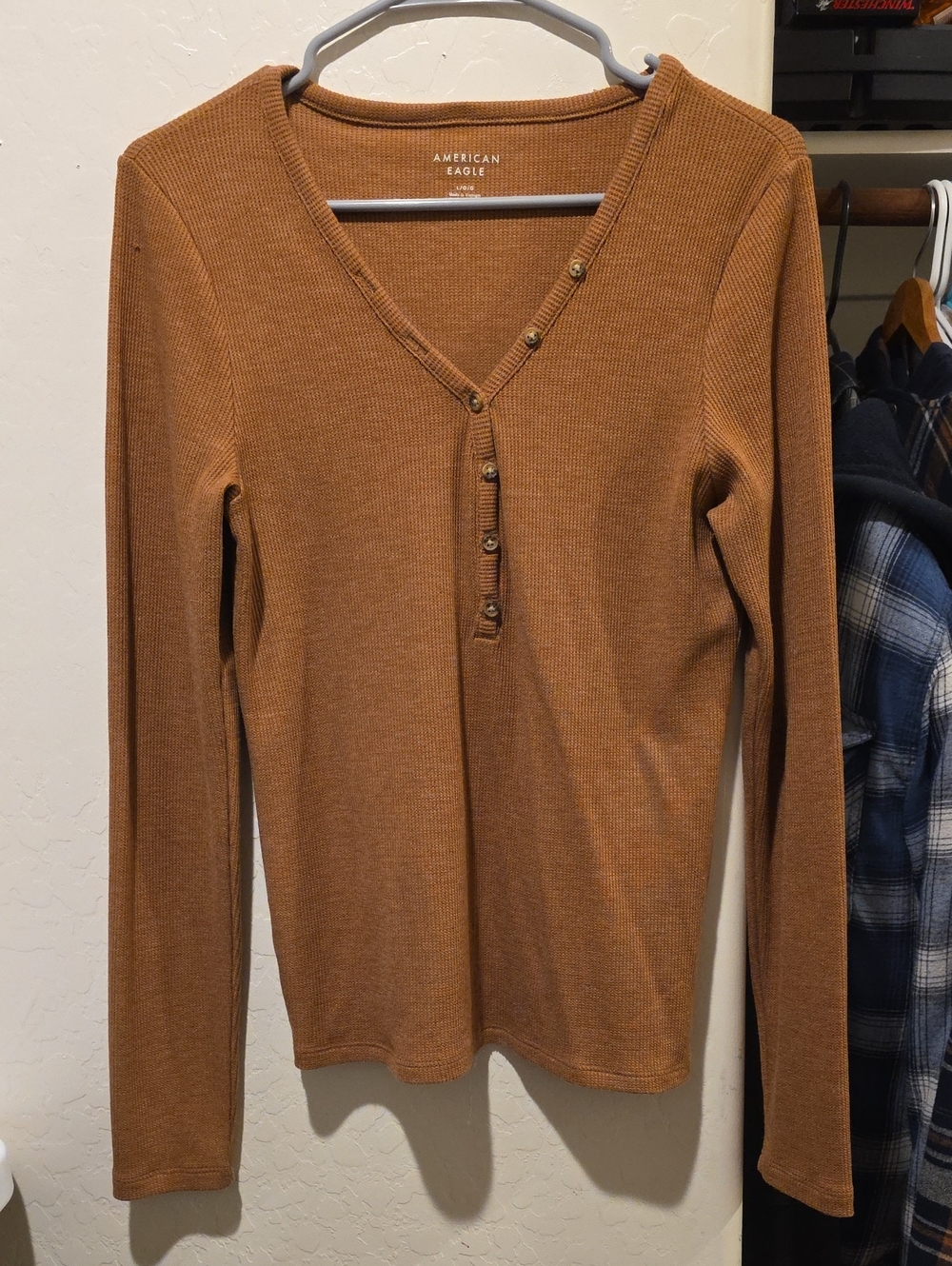American Eagle Outfitters Long-Sleeve Ribbed Henley Top - Camel